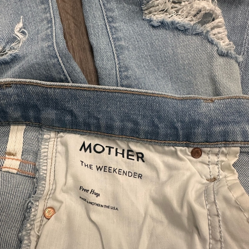 Mother The Weekender mid flare jeans JLN size 31
Free Hugs Wash! - Picture 7 of 9